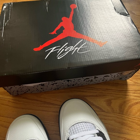 Jordan 4 - Picture 5 of 5